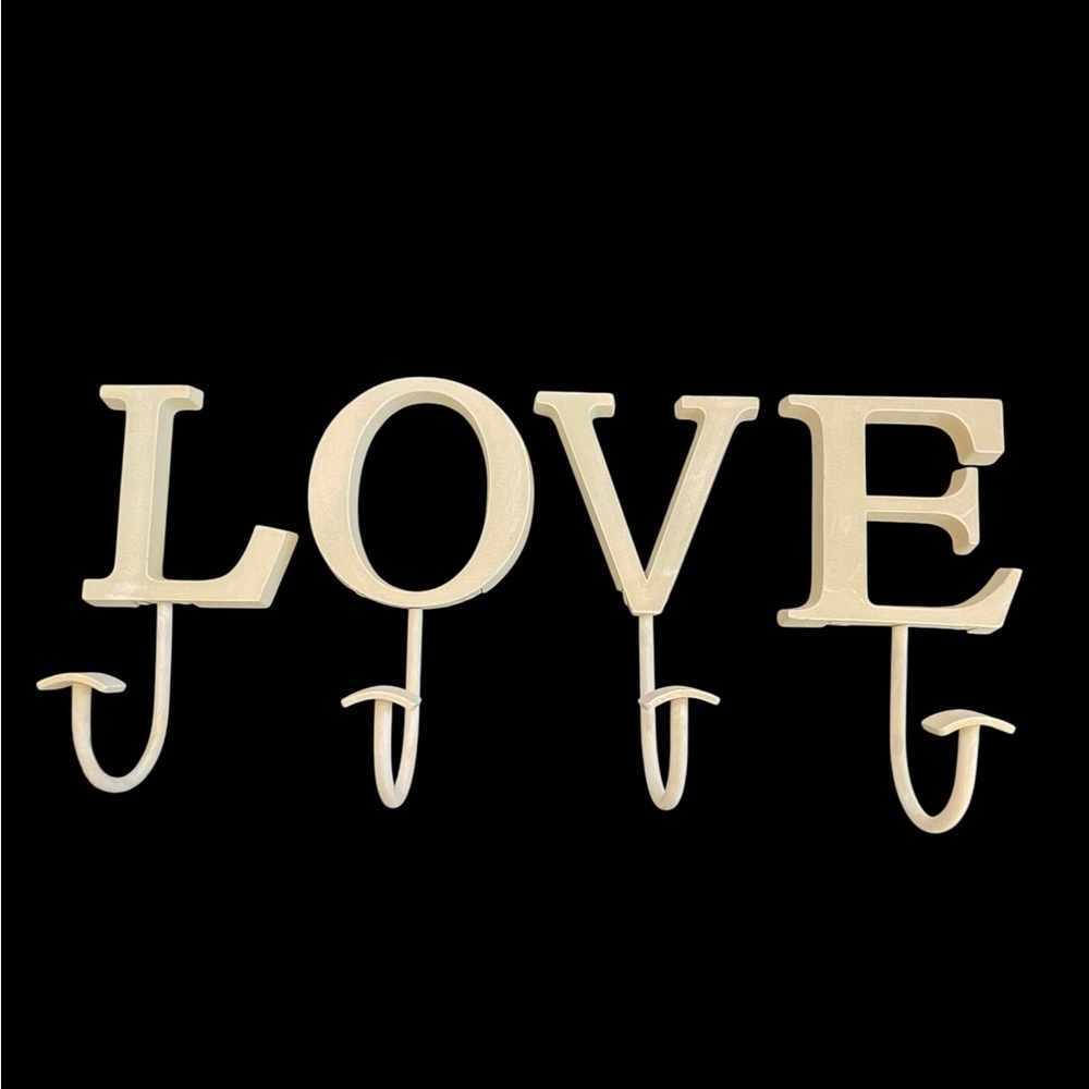 🤍🩶Cream LOVE Metal Wall Hook Decor.  New - never hung.  Great to hang or craft!